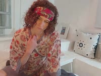 Super sensual, horny as fuck, and fun to chat to. Come play and chat with me; I