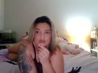 Jeune femme chaude, au gros cul, gros seins, avec des magnifiques rondeurs, prête à exaucer tout vos souhaits ! Prend place et regarde mon show de folie qui te fera oublier tout tes soucis ! Pour les plus curieux mes lives vip se font avec des jouets