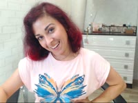Funny smiley open minded lady who loves to meet new people, to chat around! Love to flirt with you, to seduce you. Spend nice time on a weekend evening online