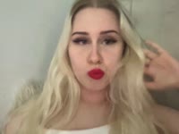 My name is Nicola , I’m 18 yrs old . I’m studying at university and I’m trying my best in sex industry