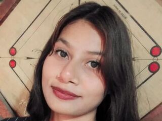 nude webcam AlijhaLucas