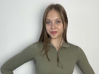 camslut naked ElviaSix