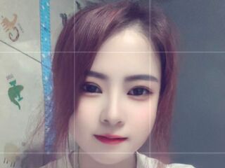 nude webcamgirl pic YiQiao