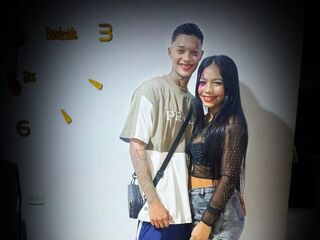 webcamgirl fucked in front of the cam YuleimysAndAlex