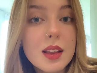 webcamgirl AlbertaGodsil