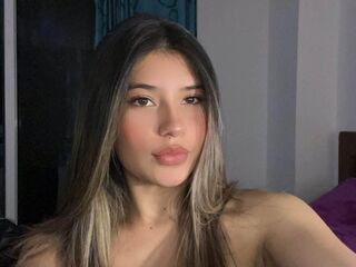 cam girl masturbating with vibrator AmberCantillo
