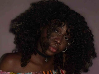 nude webcam AminetaDuke