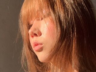 naughty camgirl masturbating with vibrator AmiraCorbell