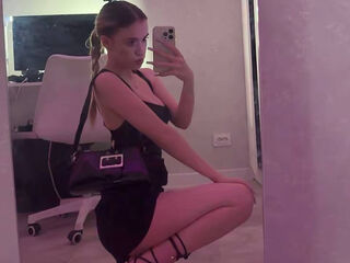 naked webcam girl photo AngelesBelfiore