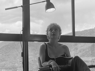 nude webcam AnneHarmon