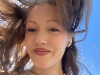camgirl showing pussy AnnikaRodrigez