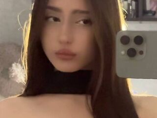 nude webcam girl BellaJersiquins