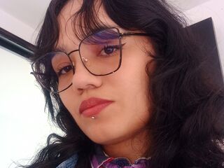 naughty cam girl fingering pussy CamilaRodriguez
