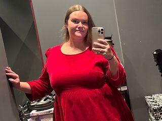 camgirl masturbating with dildo Carinabro