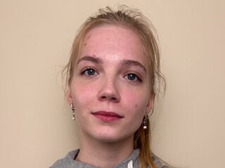 camwhore fingering pussy CarmanChapmon