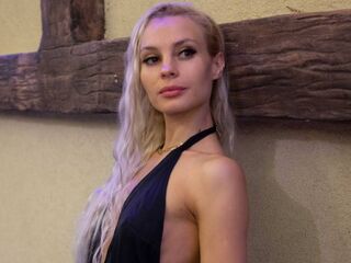 girl CathiGetsinger