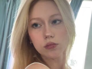nude camgirl pic CeciliaWhithrock