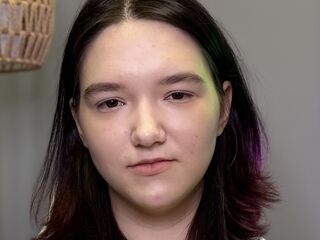 naked cam girl masturbating with sextoy CecilleBonavita