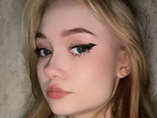 naughty cam girl masturbating CecilyBurnard