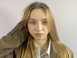 hot camwhore ChariseKuhnke