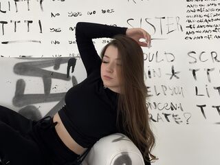 live webcam model CharlotteVivi