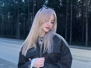 webcamgirl chatroom ClarineTimson