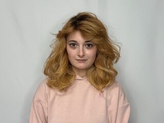 live cam show DarlineByfield