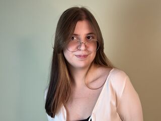 masturbating webcamgirl DebbraAdonis