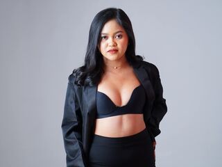 camslut showing tits DianneReyes