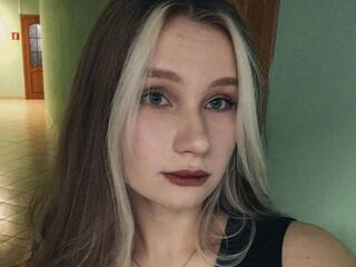 camgirl playing with vibrator DorthyZurkus