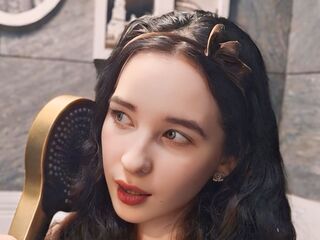 masturbating webcamgirl EliseGianola