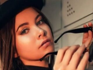 naked cam ElodiRose