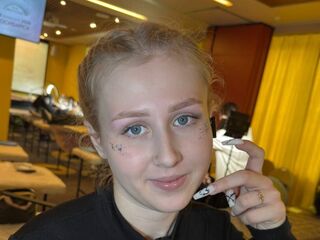 cam whore livesex EmelinaKrider