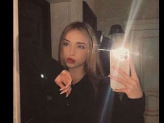 sexy camgirl EmiliSkay