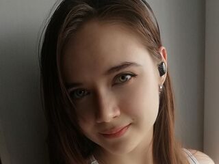 adult webcam chatroom EmilieMollo