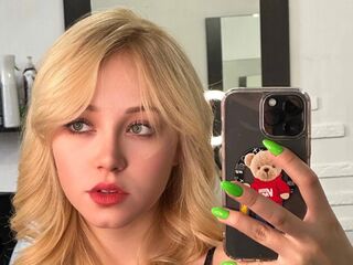 naked cam chatroom EmilyCarles