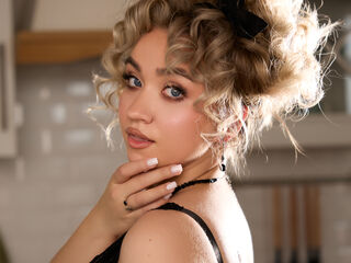 hot girl cam EvaSoftly