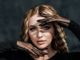 naked cam girl masturbating EvaVibe