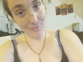 camgirl playing with sextoy FionaAnoif