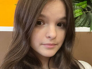 girl cam GiannaHarrison