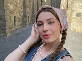 camgirl masturbating with dildo GlindaSankar