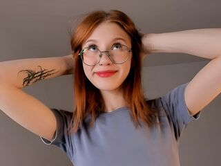 naughty cam girl fingering pussy GwendolynBodge