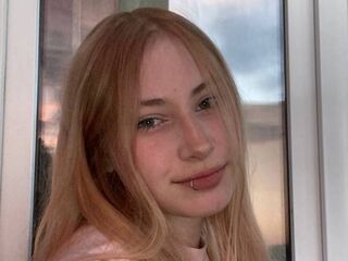 sexy webcam girl HelaineSchecter