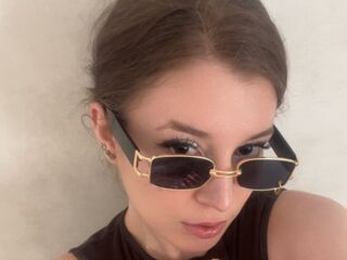 topless camgirl HeleneBrutger