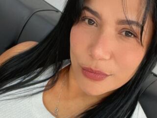 webcam chatroom HillaryRouss