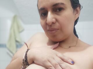 fingering camwhore IbannaBely