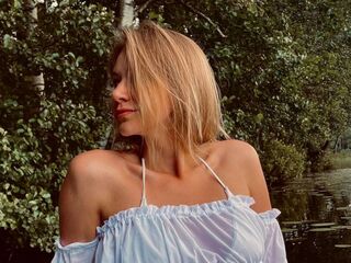 nude camgirl pic InaStark