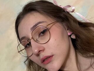 cam girl playing with sextoy IngeFelde