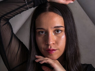 fingering webcamgirl IrysMontiel