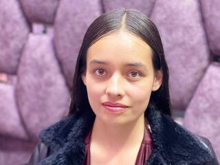 webcam girl IssaMontenegro